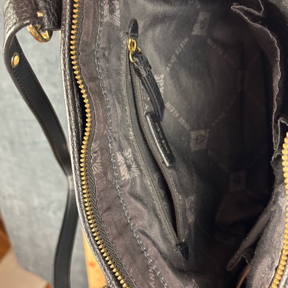 Anne Klein Black Tote Bag with Structured Design - Picture 13 of 15